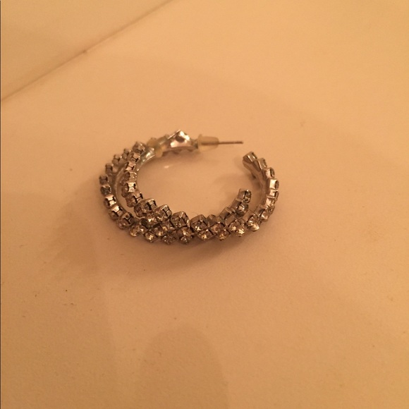 White rhinestone hoop earrings - Picture 4 of 4